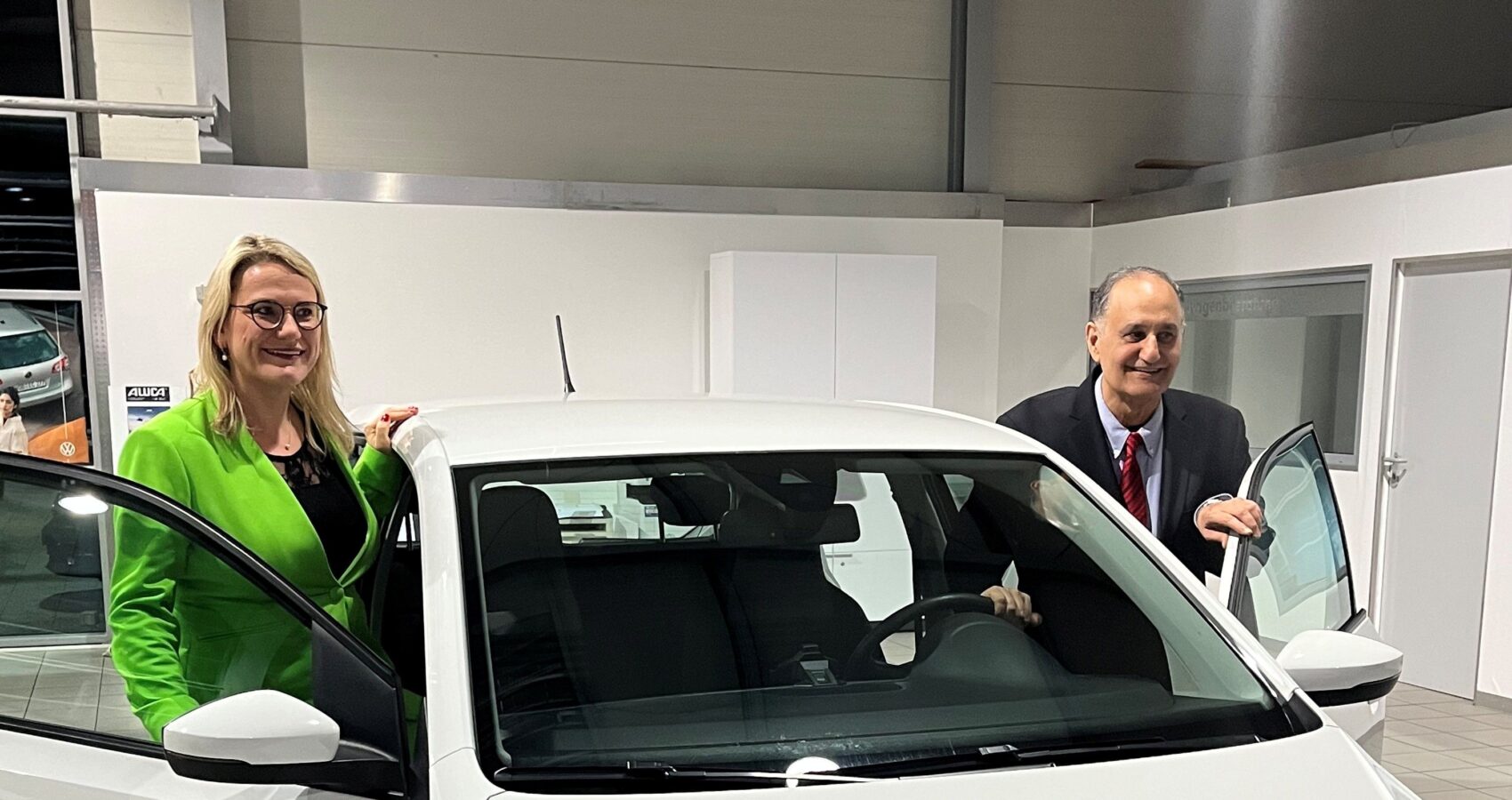 Christina Stumpp, stellvertrende Generalsekretärin der CDU Deutschlands im Autohaus Mura in Cremlingen