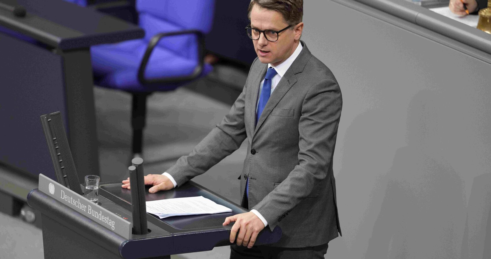 CDU-Generalsekretär Carsten Linnemann im Bundestagsplenum zur Grundsicherung