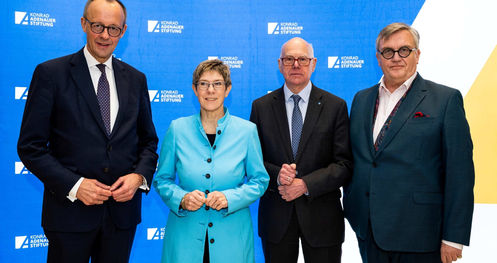 Amtsübergabe des Vorsitzes in der Konrad-Adenauer-Stiftung mit Bundeskanzler Friedrich Merz, de neuen Vorsitzenden Annegret Kamp- Karrenbauer, dem ehemaligen Vorsitzenden Norbert Lammert und Hape Kerkeling