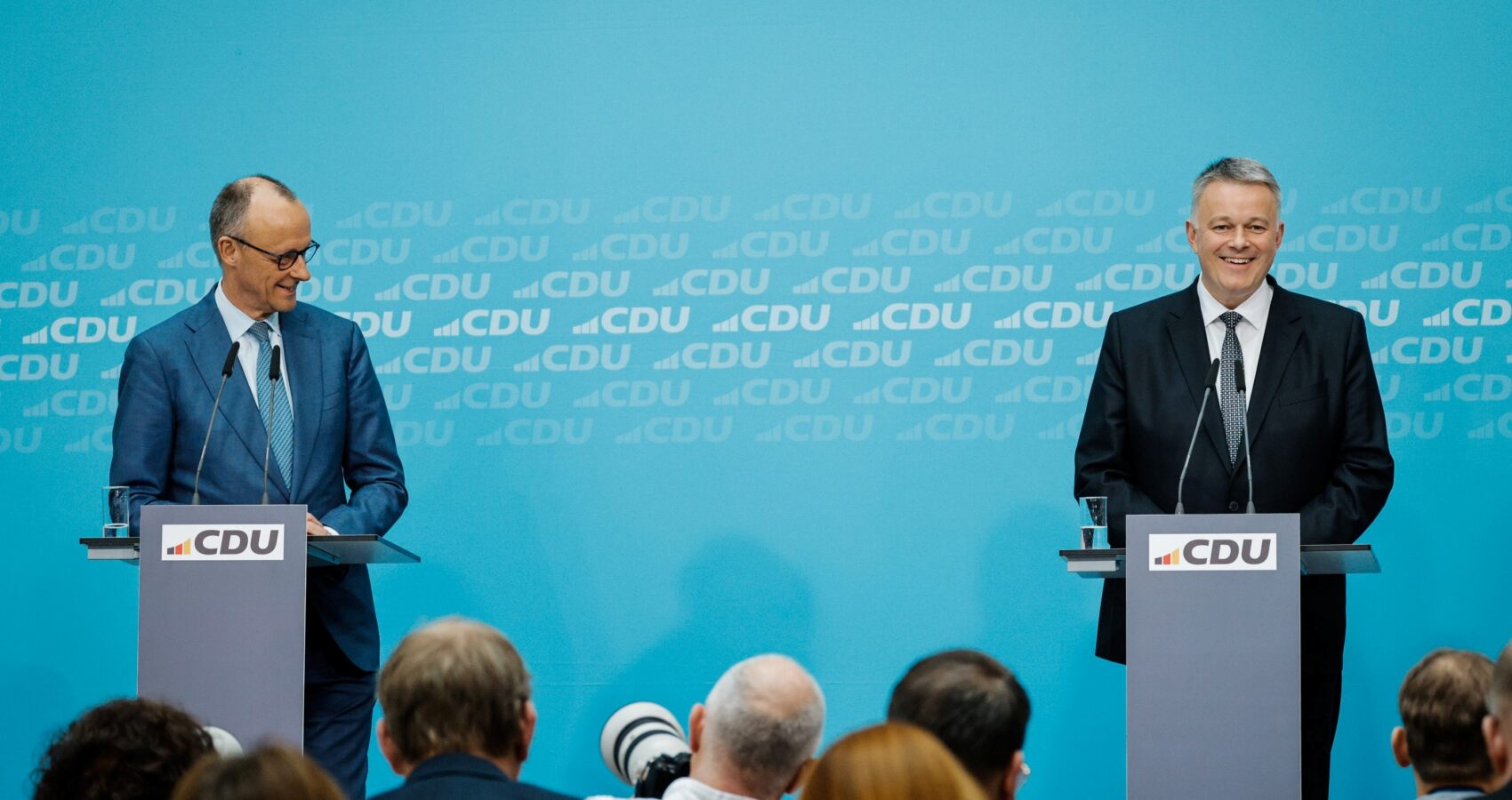 Pressekonferenz nach der Landtagswahl Rheinland-Pfalz mit Bundeskanzler Friedrich Merz und Wahlsieger Gordon Schnieder