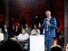 Bundeskanzler Friedrich Merz im Gespräch mit jungen Menschen bei der Konrad-Adenauer-Stiftung